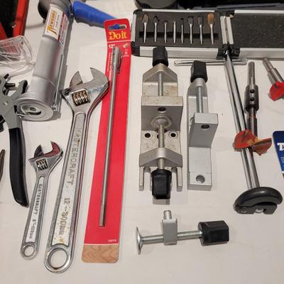 Wrenches, Pliers, Digital Caliper and More (DR-CE)