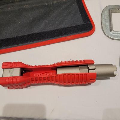 Wrenches, Pliers, Digital Caliper and More (DR-CE)