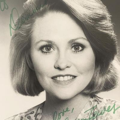 Lauren Tewes signed photo