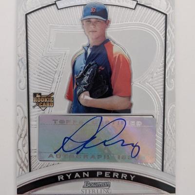 Ryan Perry Signed Baseball Trading Card - Bowman Sterling No. 98 of 199 2009