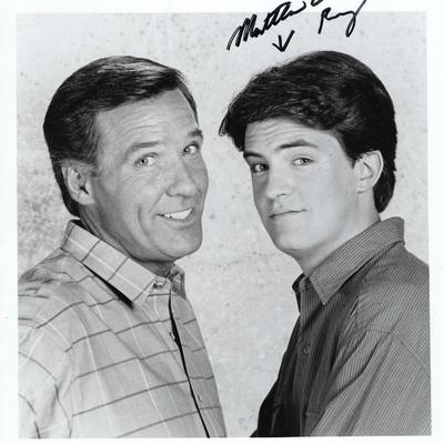 Friends sitcom Matthew Perry signed photo