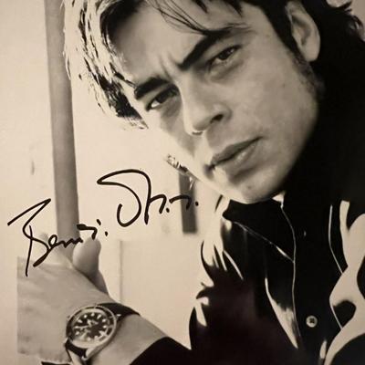 Benicio Del Toro facsimile signed photo. 5x7 inches
