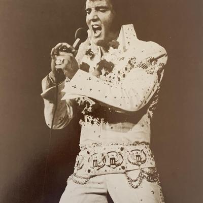 Elvis Presley 11x14 photo unsigned