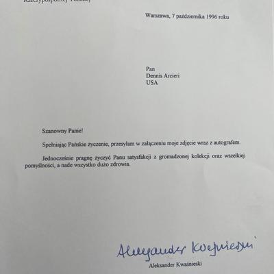 Former Polish President Aleksander KwaÅ›niewski
signed letter