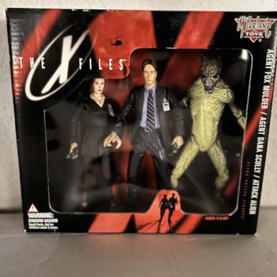 The X-Files Set of Three Ultra Action Figures