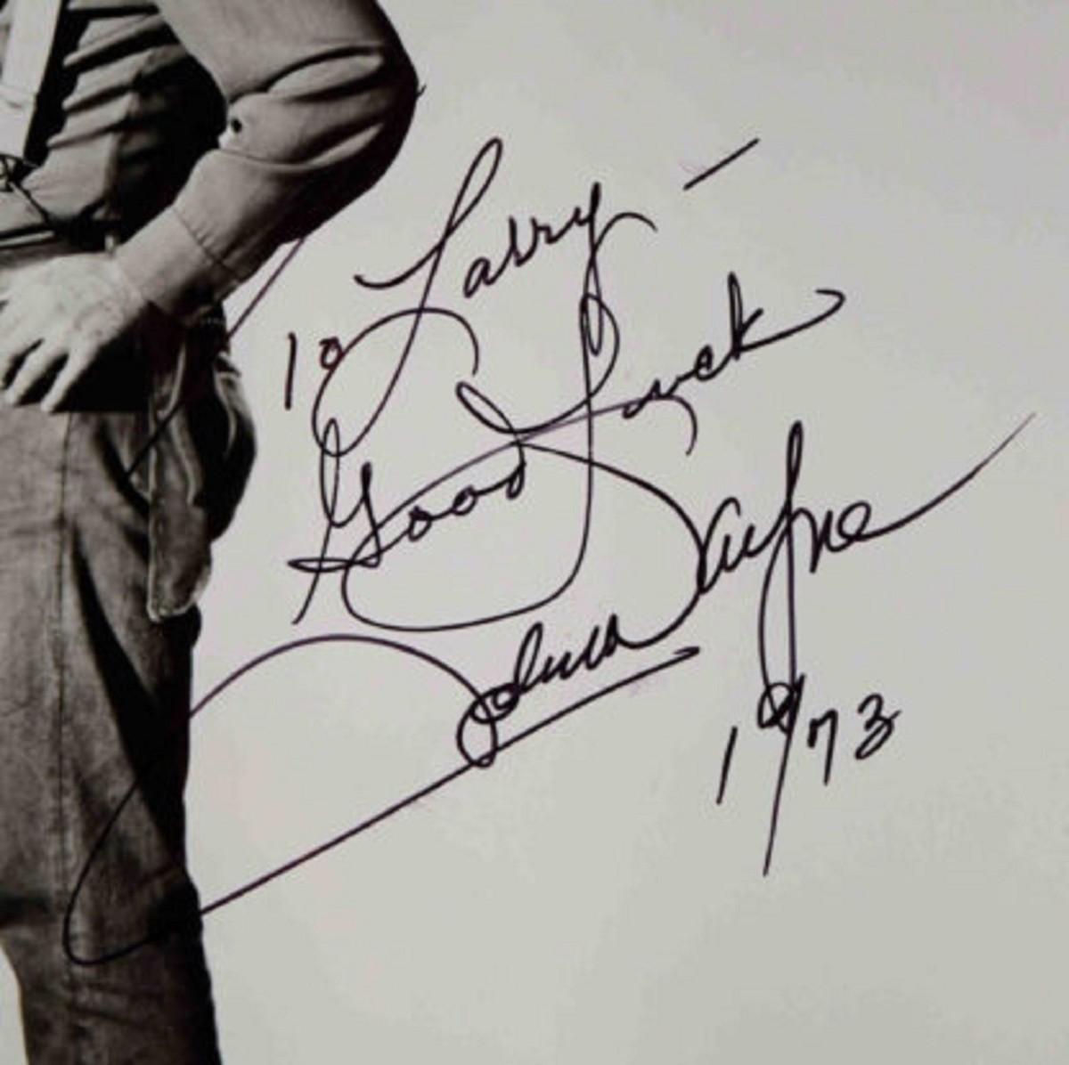 JOHN WAYNE Signed Photo COA Hologram main image 1
