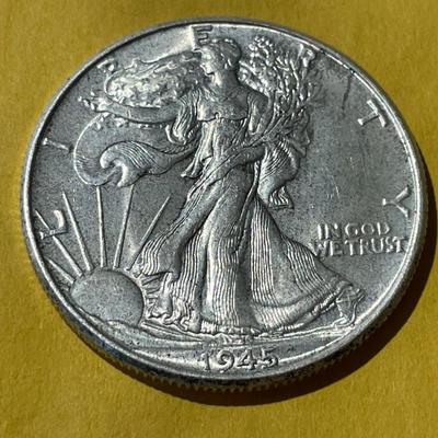 1945-P AU58 CONDITION WALKING LIBERTY SILVER HALF DOLLAR AS PICTURED.