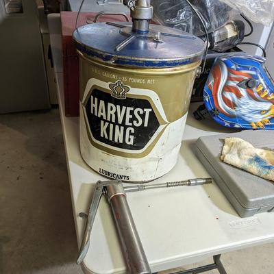 Vintage Harvest King Lubricant Setup