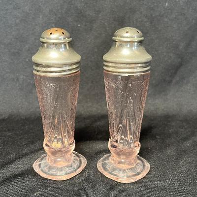 Royal Lace Pink shakers