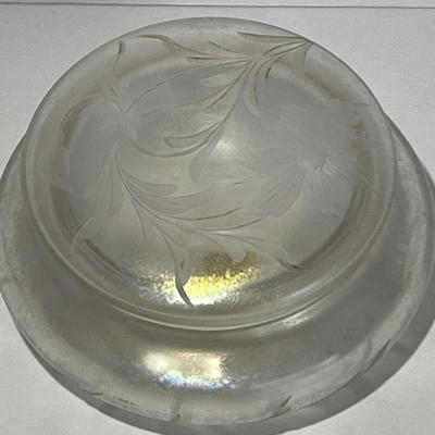 Antique Iridescent Signed Steuben/Hawkes Verre De Soie Cosmetic Powder Jar 4-1/4" Wide as Pictured. (No Damage but May Need Cleaning).