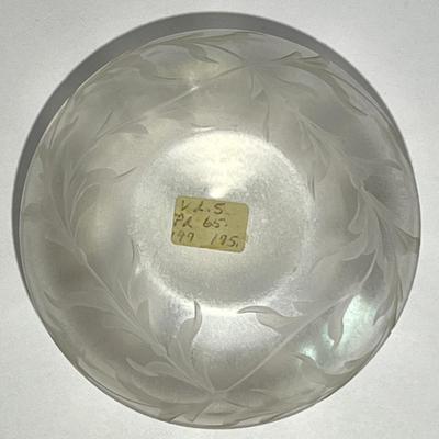 Antique Iridescent Signed Steuben/Hawkes Verre De Soie Cosmetic Powder Jar 4-1/4" Wide as Pictured. (No Damage but May Need Cleaning).