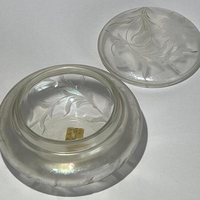 Antique Iridescent Signed Steuben/Hawkes Verre De Soie Cosmetic Powder Jar 4-1/4" Wide as Pictured. (No Damage but May Need Cleaning).