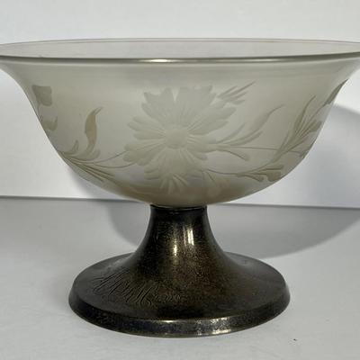 Antique Iridescent Steuben Verre De Soie Bowl 6" Wide w/Silver Monogrammed Lid as Pictured. (No Damage but May Need Cleaning).