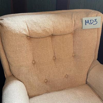 MD3-Chair with Throw