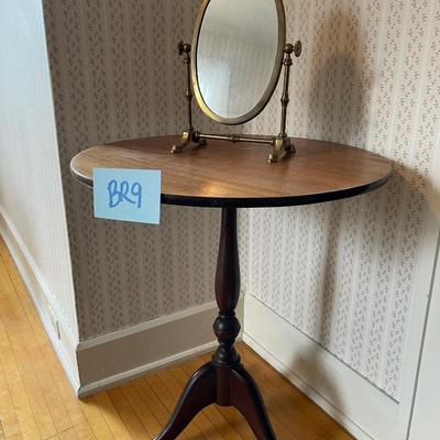 BR9- Round Antique Table and Mirror