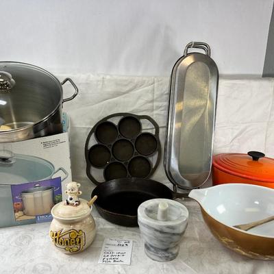 Marble Motor and pestal, Fish poacher, Le Creuset