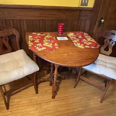 K1-Double Drop Leaf with 2 Chairs, placemats and candle