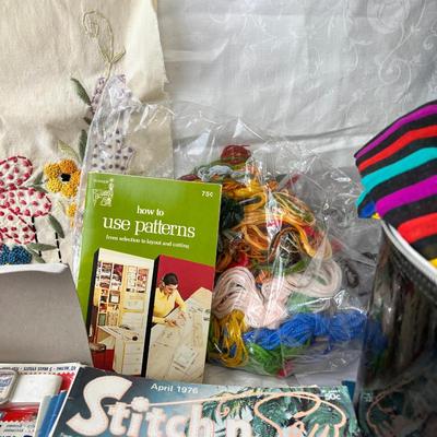 Sewing lot, scissors, magazines