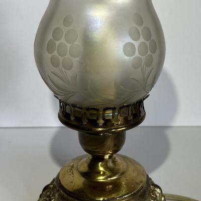 Antique Iridescent Steuben Verre De Soie GLOBE on a Vintage Electric Small Hurrican Lamp as Pictured. (No Damage but May Need Cleaning).