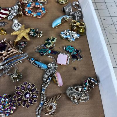 Tray of Sparkly Rhinestone Jewels, Mixed Lot