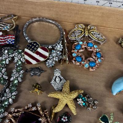 Tray of Sparkly Rhinestone Jewels, Mixed Lot