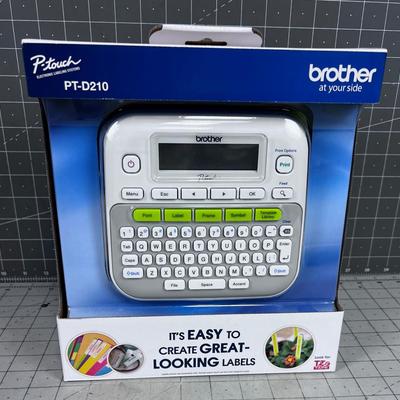 Brother P-Touch Label Maker, NEW  