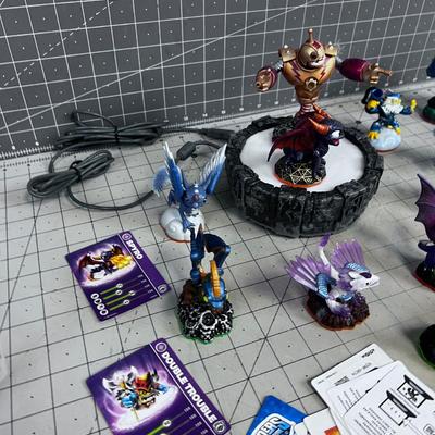 Large Collection of Skylanders Figurines 