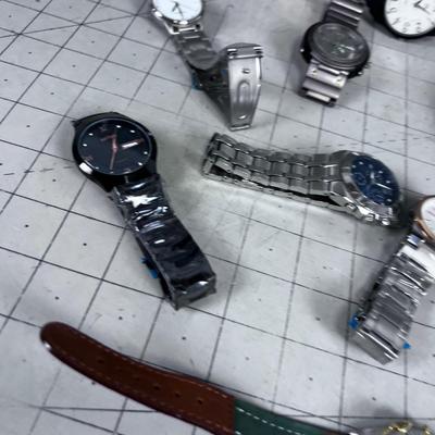 Lot of Men's Wrist Watches 