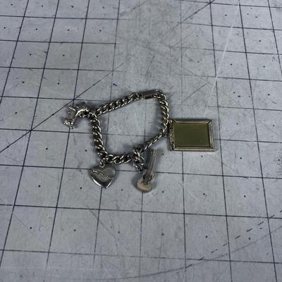 VINTAGE Elvis Presley Gold Toned CHARM Bracelet 