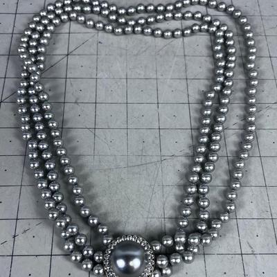 Gray Pearl With LARGE Pendants in the Middle