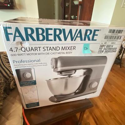 Faberware 4.7 Quart Stand Mixer (NEW IN BOX)