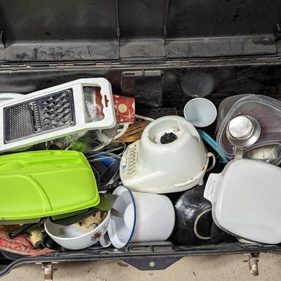 Kitchen Items With Deluxe Trunk Locker