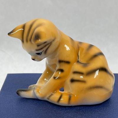 Orange Tabby Figurine TAIL END Cats of Character Danbury Mint