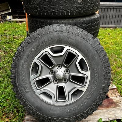 5 Mud-Terrain T/A Jeep Wheels and Tires