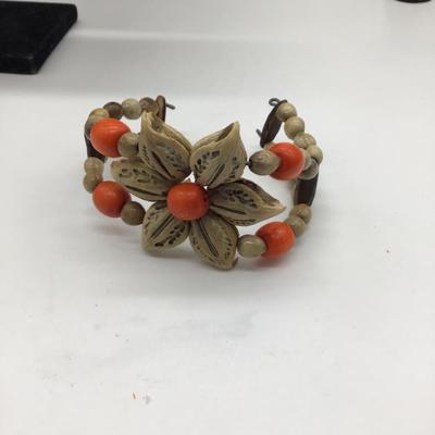Wooden beaded flower bracelet