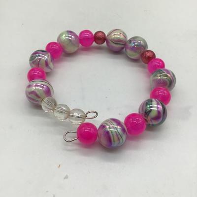 Pink and clear beaded fashion bracelet