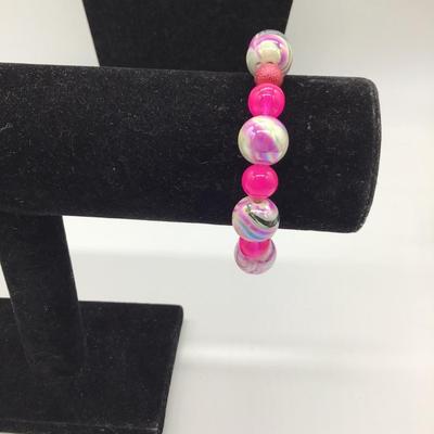 Pink and clear beaded fashion bracelet