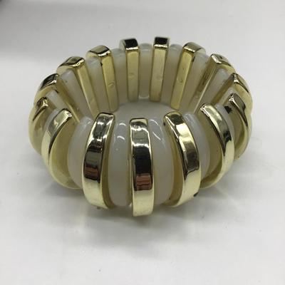 Clear and gold toned fashion bracelet