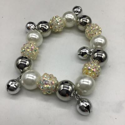Beautiful beaded white and clear bracelet
