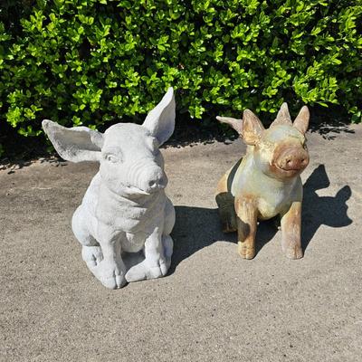 Pair of Adorable Decorative Pig Garden Statues (G-JS)