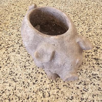 Brood of Charming Pig Planters & Yard Decor (G-JS)