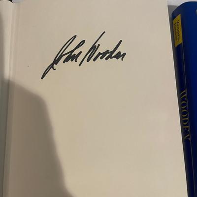John Wooden Signed Photo & Book & More (BPR-MG)