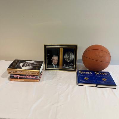 John Wooden Signed Photo & Book & More (BPR-MG)