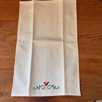 Pitcher & Basin w/ Hand-Stitched Towels (UB3-DZ)