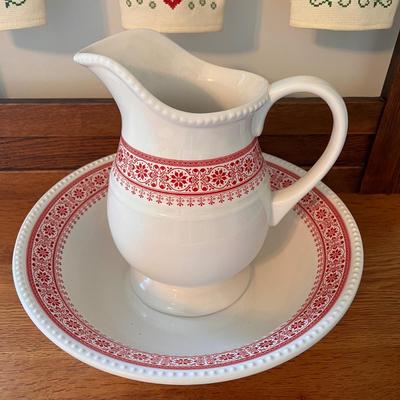 Pitcher & Basin w/ Hand-Stitched Towels (UB3-DZ)