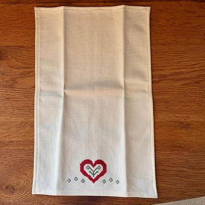 Pitcher & Basin w/ Hand-Stitched Towels (UB3-DZ)