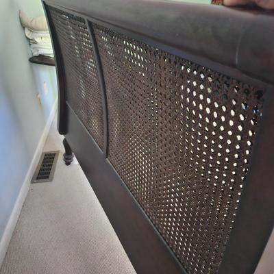 Queen Size Cane Sleigh Bed and Bedding (B1-DW)