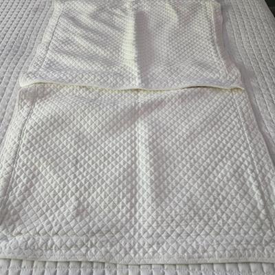 Queen Size Cane Sleigh Bed and Bedding (B1-DW)