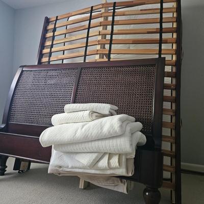 Queen Size Cane Sleigh Bed and Bedding (B1-DW)