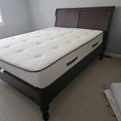 Queen Size Cane Sleigh Bed and Bedding (B1-DW)